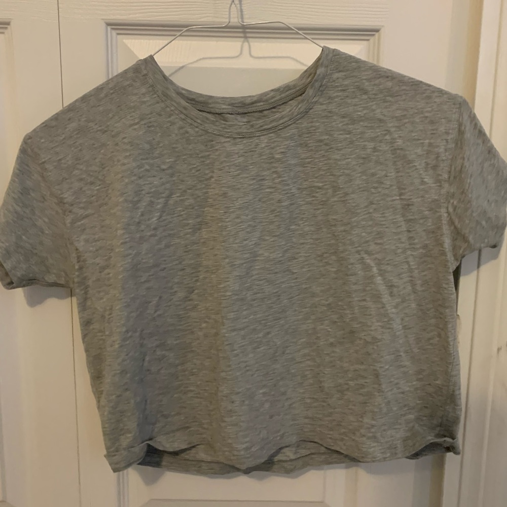 never worn lululemon cropped t-shirt *super light material*